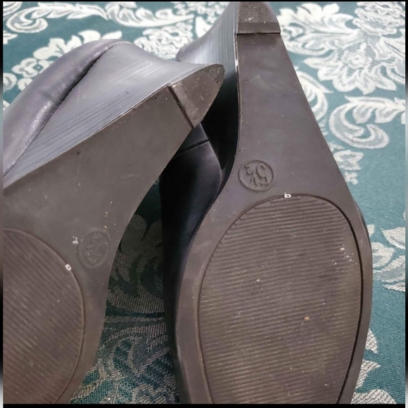 Merona Womans 5½ Black Faux Leather Peep Toe Wedge Heel Pumps Classic - Picture 5 of 9